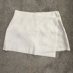 SHEIN White Asymmetric Mini Skort